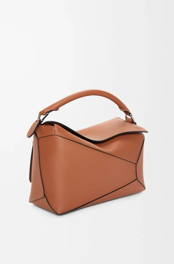 Mittlere „Puzzle Edge“-Tasche aus klassischem Kalbsleder Mittlere „Puzzle Edge“-Tasche aus klassischem Kalbsleder