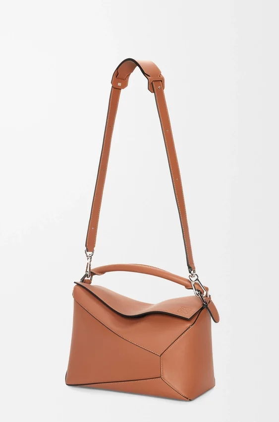 Mittlere „Puzzle Edge“-Tasche aus klassischem Kalbsleder Mittlere „Puzzle Edge“-Tasche aus klassischem Kalbsleder