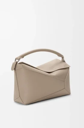 Mittlere „Puzzle Edge“-Tasche aus weichem, genarbtem Kalbsleder