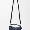 Mittlere „Puzzle Edge“-Tasche aus weichem, genarbtem Kalbsleder Mittlere „Puzzle Edge“-Tasche aus weichem, genarbtem Kalbsleder