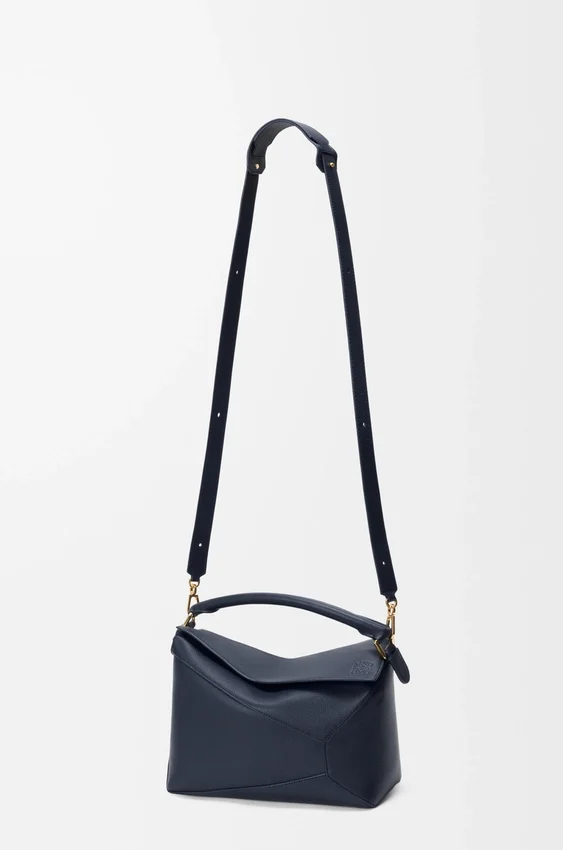 Mittlere „Puzzle Edge“-Tasche aus weichem, genarbtem Kalbsleder Mittlere „Puzzle Edge“-Tasche aus weichem, genarbtem Kalbsleder