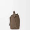 Mittlere „Puzzle Edge“-Tasche aus weichem, genarbtem Kalbsleder Mittlere „Puzzle Edge“-Tasche aus weichem, genarbtem Kalbsleder
