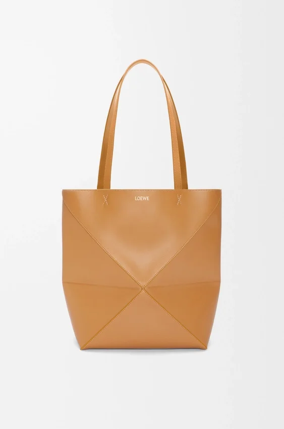 Mittlere „Puzzle Fold“-Tasche aus glänzendem Kalbsleder Mittlere „Puzzle Fold“-Tasche aus glänzendem Kalbsleder