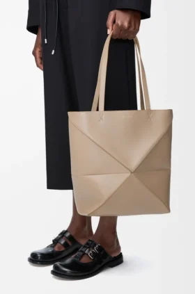 Mittlere „Puzzle Fold“-Tasche aus glänzendem Kalbsleder
