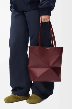 Mittlere „Puzzle Fold“-Tasche aus glänzendem Kalbsleder