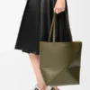 Mittlere „Puzzle Fold“-Tasche aus glänzendem Kalbsleder Mittlere „Puzzle Fold“-Tasche aus glänzendem Kalbsleder