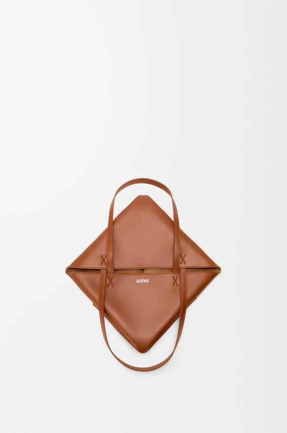 Mittlere „Puzzle Fold“-Tasche aus glänzendem Kalbsleder Mittlere „Puzzle Fold“-Tasche aus glänzendem Kalbsleder