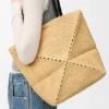 Mittlere „Puzzle Fold“-Tragetasche aus Raffia Mittlere „Puzzle Fold“-Tragetasche aus Raffia