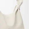 Mittlere Scarf Bag aus glattem Kalbsleder Mittlere Scarf Bag aus glattem Kalbsleder