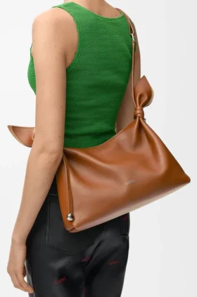 Mittlere Scarf Bag aus glattem Kalbsleder