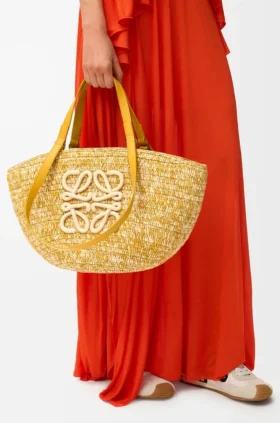 Mittlerer „Eclipse“-Korb aus Raffia und Kalbsleder