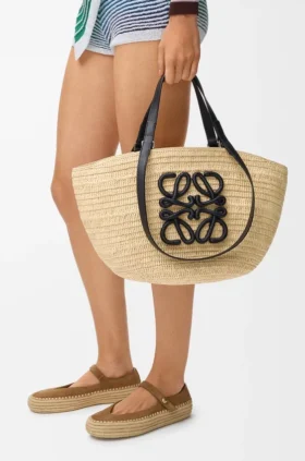 Mittlerer „Eclipse“-Korb aus Raffia und Kalbsleder