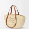 Mittlerer „Eclipse“-Korb aus Raffia und Kalbsleder Mittlerer „Eclipse“-Korb aus Raffia und Kalbsleder
