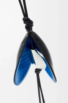 Muschel-Anhänger aus Leder Muschel-Anhänger aus Leder