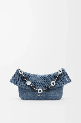 Ola-Tasche in mittlerer Größe aus Häkelstoff