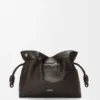 Panta Medium Flamenco Clutch aus glänzendem Kalbsleder Panta Medium Flamenco Clutch aus glänzendem Kalbsleder