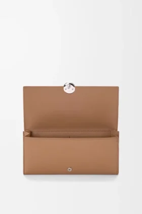 Pebble Continental-Portemonnaie aus Kalbsleder mit Pebble-Prägung