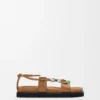 Pebble-Perlen-Fussbett-Sandale aus Nappa-Lammleder Pebble-Perlen-Fussbett-Sandale aus Nappa-Lammleder
