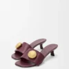 Pebble-Slide aus weichem Kalbsleder Pebble-Slide aus weichem Kalbsleder