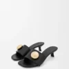 Pebble-Slide aus weichem Kalbsleder Pebble-Slide aus weichem Kalbsleder