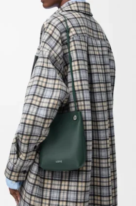 Pebble-Tasche aus glattem Kalbsleder
