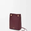 Pebble-Tasche aus glattem Kalbsleder Pebble-Tasche aus glattem Kalbsleder