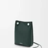 Pebble-Tasche aus glattem Kalbsleder Pebble-Tasche aus glattem Kalbsleder