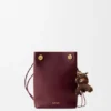 Pebble-Tasche aus glattem Kalbsleder Pebble-Tasche aus glattem Kalbsleder