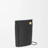 Pebble-Würfel-Tasche aus klassischem Kalbsleder Pebble-Würfel-Tasche aus klassischem Kalbsleder