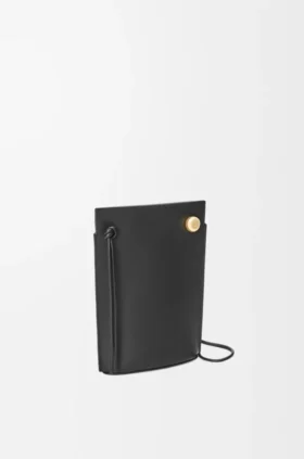 Pebble-Würfel-Tasche aus klassischem Kalbsleder