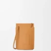 Pebble-Würfel-Tasche aus klassischem Kalbsleder Pebble-Würfel-Tasche aus klassischem Kalbsleder
