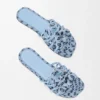 „Petal Anagram“-Pantolette aus besticktem Canvas „Petal Anagram“-Pantolette aus besticktem Canvas