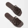 „Petal Anagram“-Pantolette aus Kalbsleder mit Krokodilprägung „Petal Anagram“-Pantolette aus Kalbsleder mit Krokodilprägung