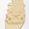 „Petal Anagram“-Pantolette aus mit Strasssteinen verziertem Wildleder „Petal Anagram“-Pantolette aus mit Strasssteinen verziertem Wildleder