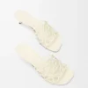„Petal Anagram“-Pantolette aus weichem Kalbsleder „Petal Anagram“-Pantolette aus weichem Kalbsleder