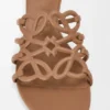 „Petal Anagram“-Pantolette aus weichem Kalbsleder „Petal Anagram“-Pantolette aus weichem Kalbsleder