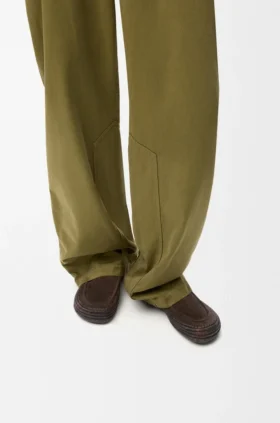 Rio-Loafer aus Wildleder und Raffia Rio-Loafer aus Wildleder und Raffia