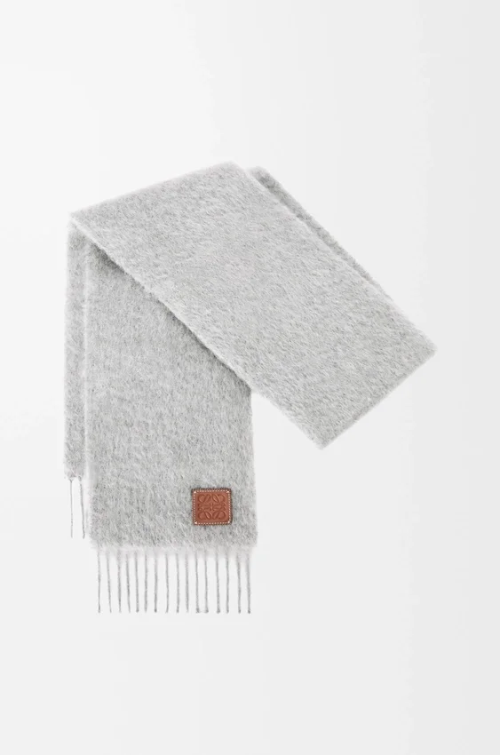 Schal aus Mohair und Wolle Schal aus Mohair und Wolle