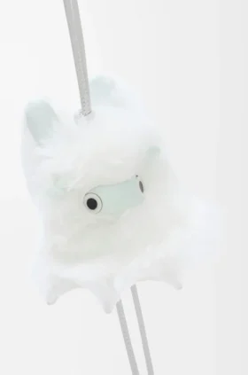 „Snow Bunny“-Anhänger aus Lammfell