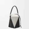 „Treasure Bako“-Beuteltasche aus Canvas-Jacquard und Kalbsleder „Treasure Bako“-Beuteltasche aus Canvas-Jacquard und Kalbsleder