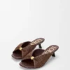 Weiche Pantolette mit „Pebble“-Design aus Stoff in Raffia-Optik Weiche Pantolette mit „Pebble“-Design aus Stoff in Raffia-Optik