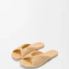 Weiche Pantolette mit „Pebble“-Design aus Stoff in Raffia-Optik Weiche Pantolette mit „Pebble“-Design aus Stoff in Raffia-Optik