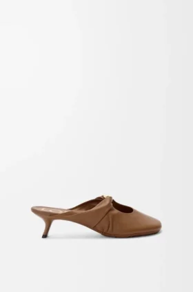 Weiche „Pebble“-Pantolette aus Nappa-Lammleder Weiche „Pebble“-Pantolette aus Nappa-Lammleder