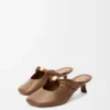 Weiche „Pebble“-Pantolette aus Nappa-Lammleder Weiche „Pebble“-Pantolette aus Nappa-Lammleder
