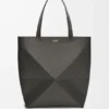 XL Puzzle Fold Tote aus glänzendem Kalbsleder XL Puzzle Fold Tote aus glänzendem Kalbsleder