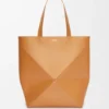 XL Puzzle Fold Tote aus glänzendem Kalbsleder XL Puzzle Fold Tote aus glänzendem Kalbsleder