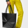 XL Puzzle Fold Tote aus glänzendem Kalbsleder XL Puzzle Fold Tote aus glänzendem Kalbsleder