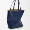 XL Puzzle Fold Tote aus glänzendem Kalbsleder XL Puzzle Fold Tote aus glänzendem Kalbsleder
