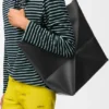 XL Puzzle Fold Tote aus glänzendem Kalbsleder XL Puzzle Fold Tote aus glänzendem Kalbsleder