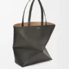 XL Puzzle Fold Tote aus glänzendem Kalbsleder XL Puzzle Fold Tote aus glänzendem Kalbsleder